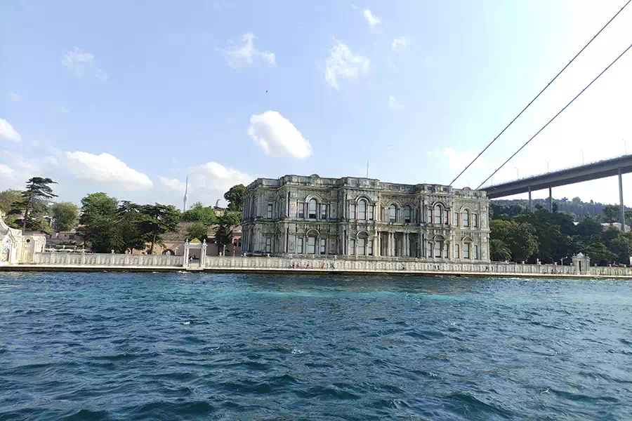 istanbul lunch cruise