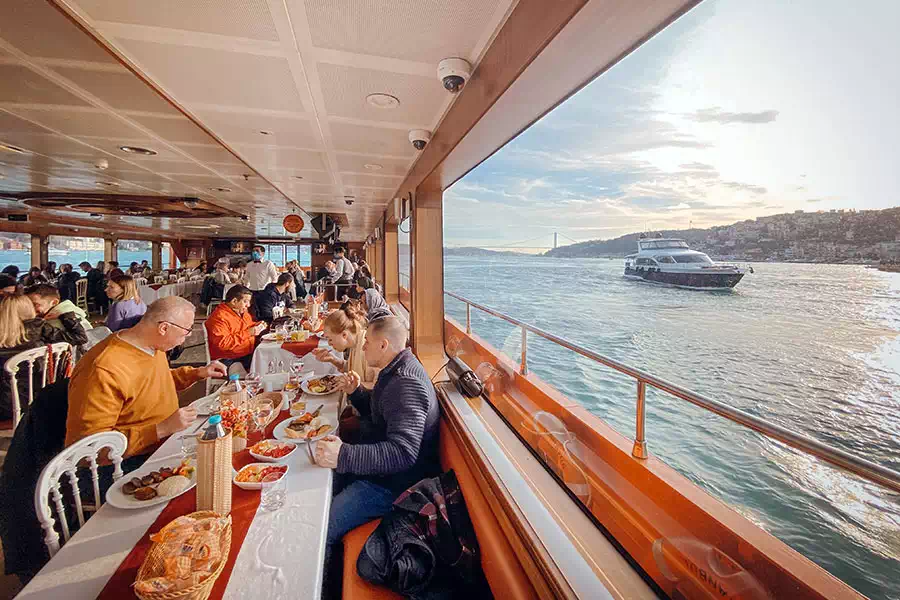 Dinner cruise Istanbul