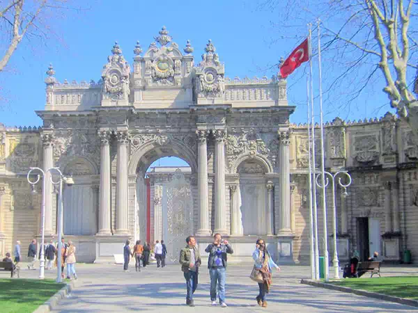 Dolmabahce Palace Tour and Bosphorus Cruise