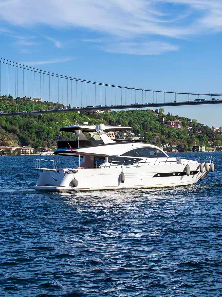 Luxury Yacht hire in Istanbul
