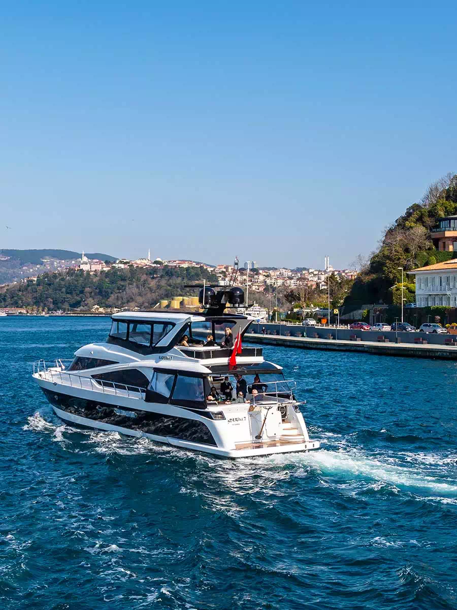 Luxury Yacht hire in Istanbul