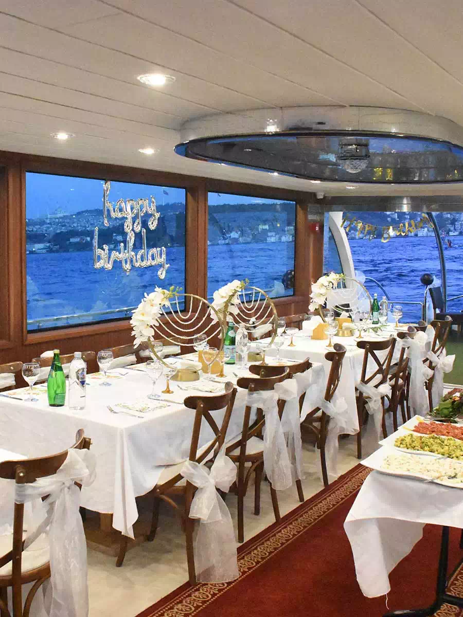 Luxury Yacht hire in Istanbul